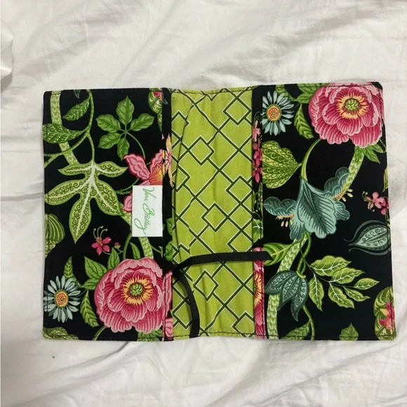 Floral Quilted Black Wallet - Picture 2 of 5